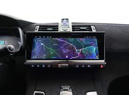 DS Automobiles - DS7 Crossback