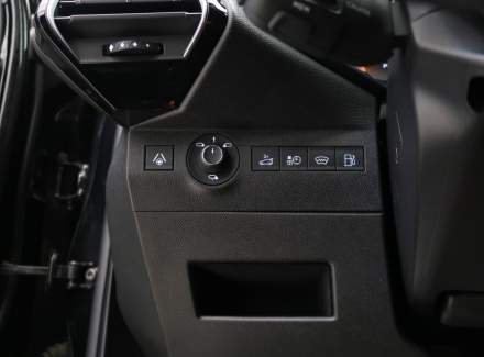 DS Automobiles - DS7 Crossback