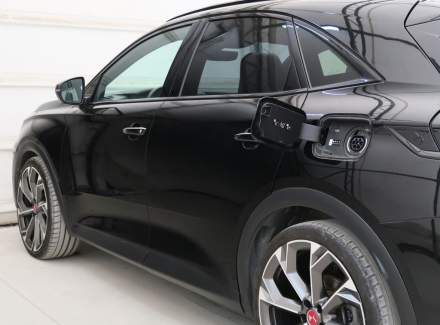 DS Automobiles - DS7 Crossback