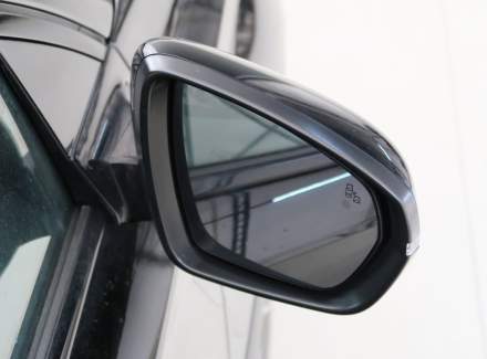 DS Automobiles - DS7 Crossback