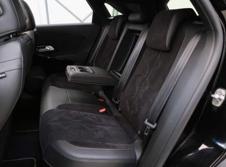 DS Automobiles - DS7 Crossback