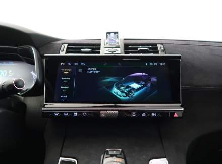 DS Automobiles - DS7 Crossback