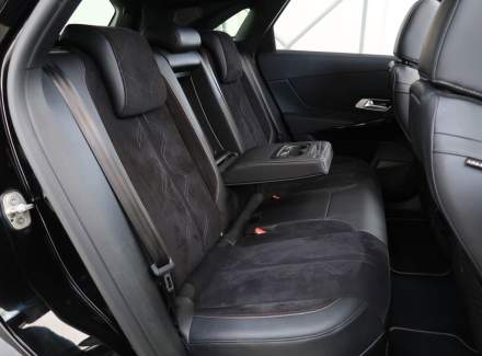 DS Automobiles - DS7 Crossback