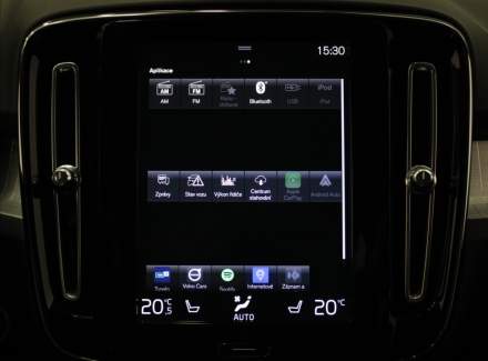 Volvo - XC40