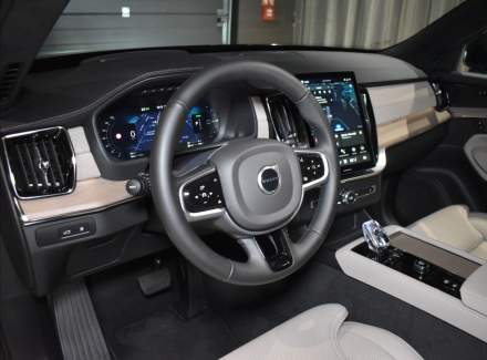 Volvo - XC90