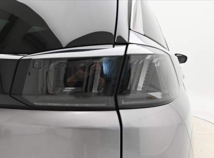 Peugeot - 5008