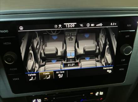 Volkswagen - Passat