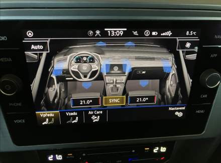 Volkswagen - Passat