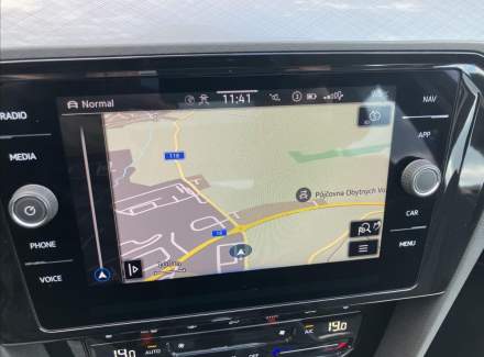 Volkswagen - Passat
