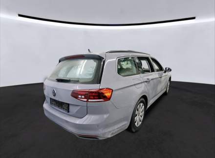 Volkswagen - Passat