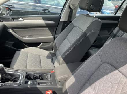 Volkswagen - Passat