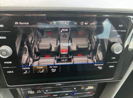 Volkswagen - Passat