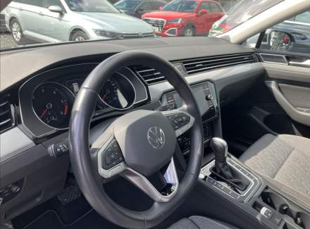 Volkswagen - Passat