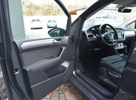 Volkswagen - Touran