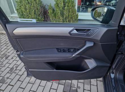 Volkswagen - Touran