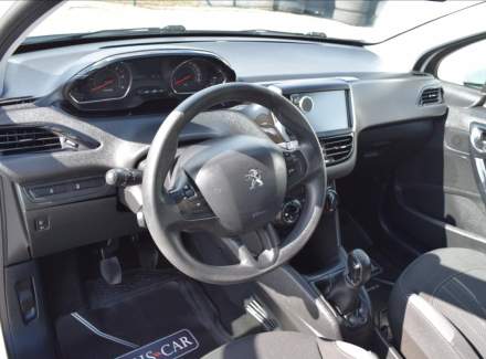 Peugeot - 208