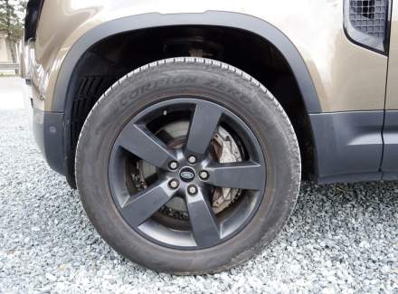 Land Rover - Defender