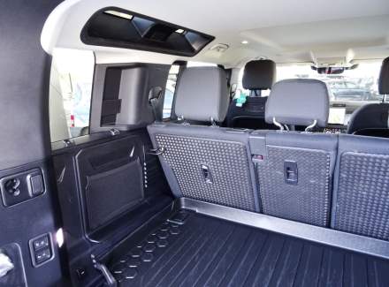 Land Rover - Defender