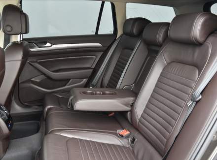Volkswagen - Passat
