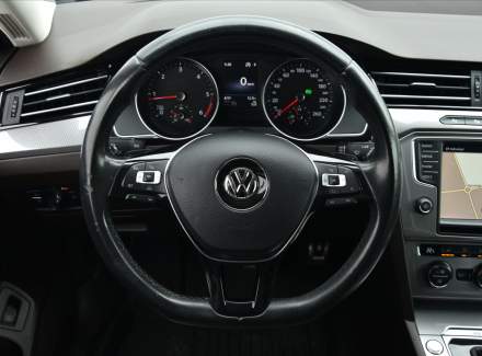 Volkswagen - Passat