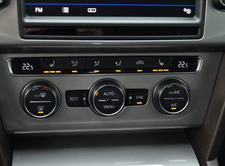 Volkswagen - Passat