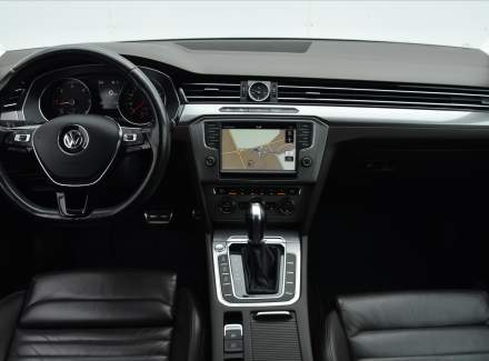 Volkswagen - Passat