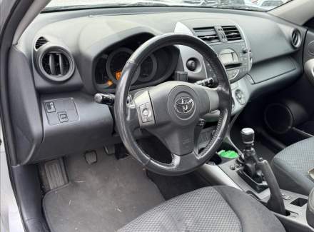 Toyota - RAV 4