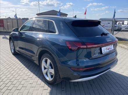 Audi - E-tron