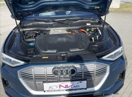 Audi - E-tron