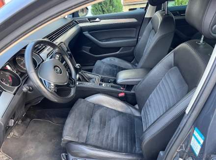 Volkswagen - Passat