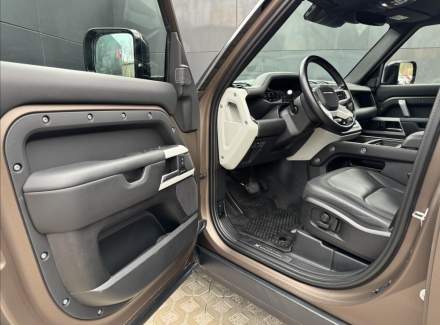 Land Rover - Defender