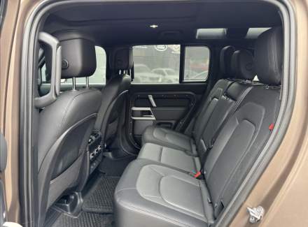Land Rover - Defender