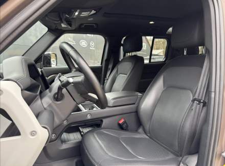 Land Rover - Defender