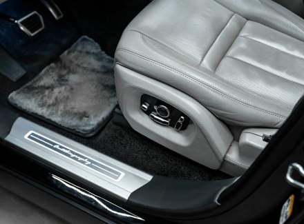 Land Rover - Range Rover