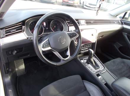 Volkswagen - Passat