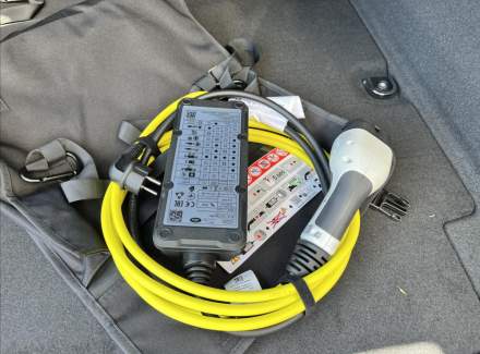 Land Rover - Range Rover Velar