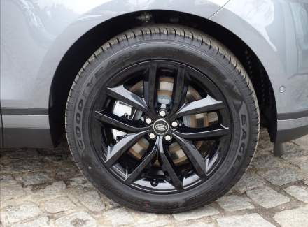 Land Rover - Range Rover Velar