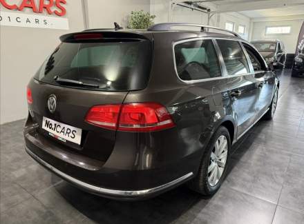 Volkswagen - Passat