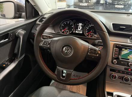 Volkswagen - Passat