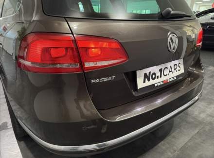 Volkswagen - Passat
