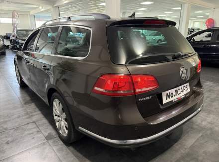 Volkswagen - Passat