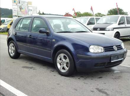 Volkswagen - Golf