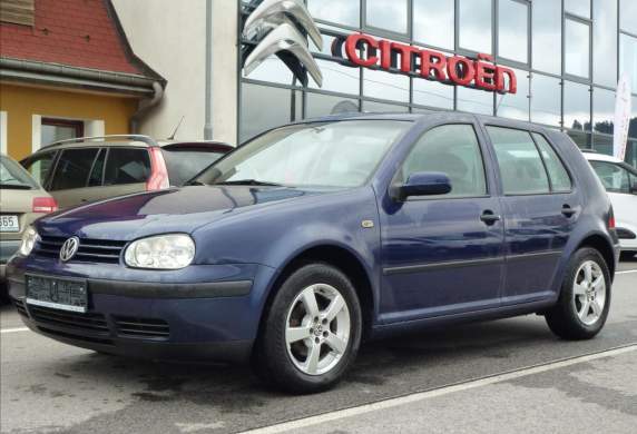 Volkswagen - Golf