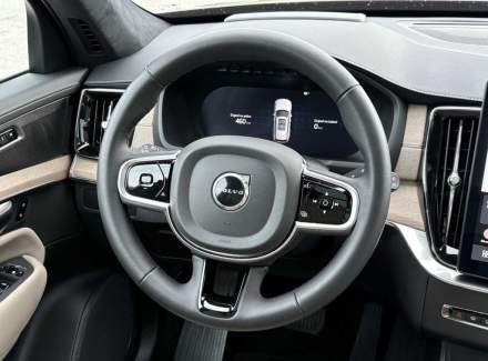 Volvo - XC90