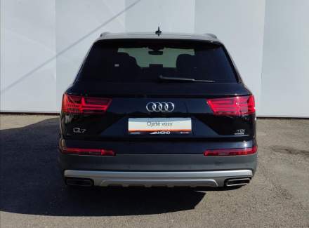 Audi - Q7