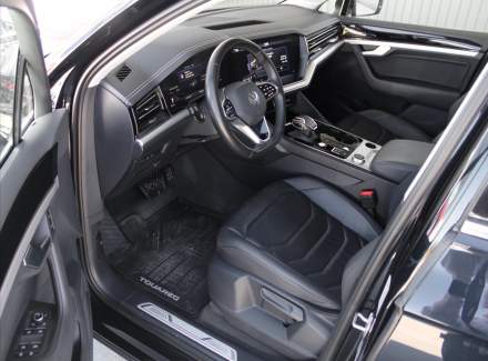 Volkswagen - Touareg