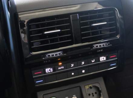 Volkswagen - Touareg
