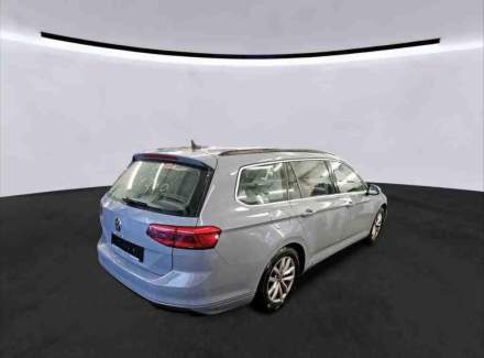 Volkswagen - Passat