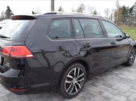Volkswagen - Golf