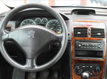 Peugeot - 307